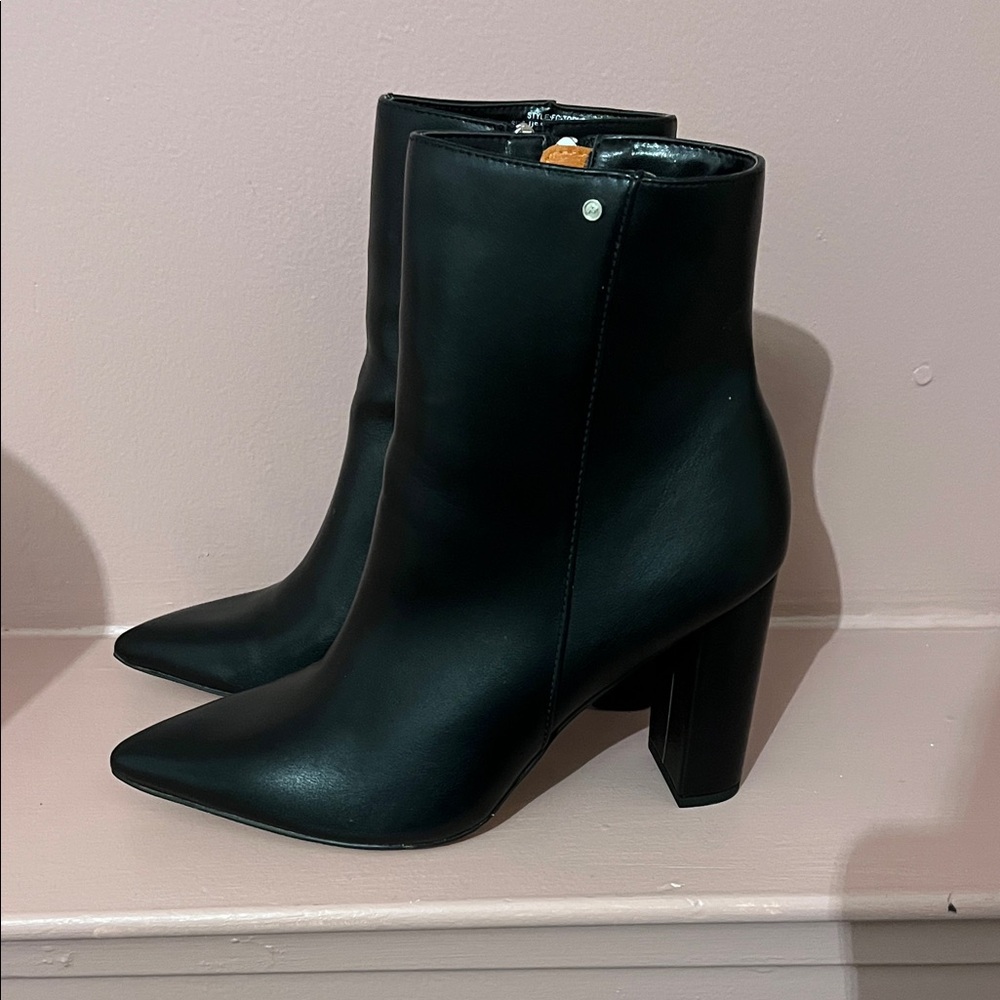 Elegant Black Ankle Boots